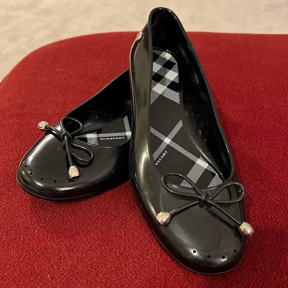 Burberry patent leather ballerina flats